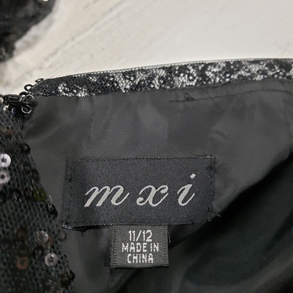MXI Black Sequin Dress with Flaw Size 11/12 - Picture 6 of 7